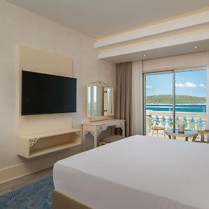 Junior King Suite Sea View